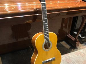 Đàn guitar classic Victoria VT-200