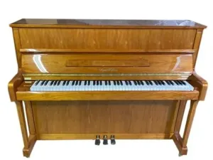 Piano August Hoffman