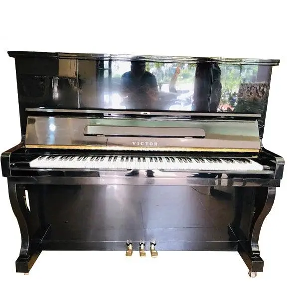 Piano VICTOR V107B