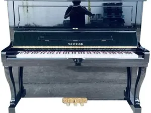 Piano VICTOR V70