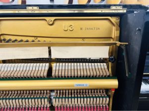 Alternative view of Piano Yamaha YU3MhC