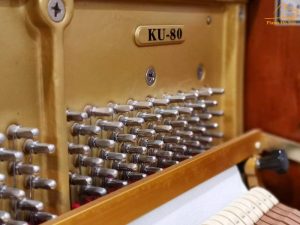 Alternative view of Piano Kawai KU80